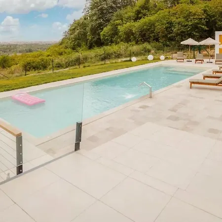 Vida - Luxury With Saltwater Pool And View Novi Ledinci