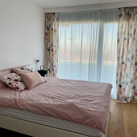 Villa Vida - Luxury With Saltwater Pool And View