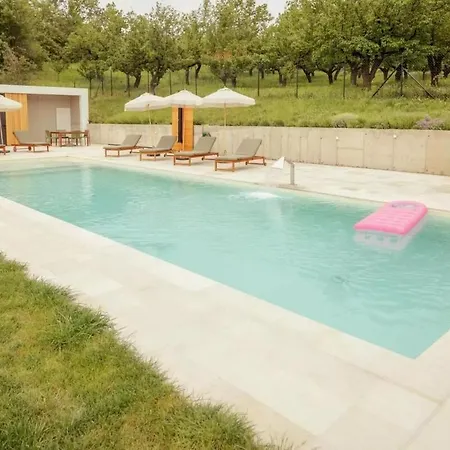 Villa Vida - Luxury With Saltwater Pool And View