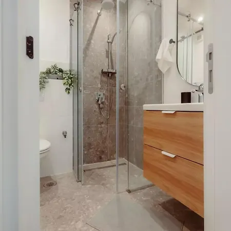 Villa Vida - Luxury With Saltwater Pool And View Novi Ledinci